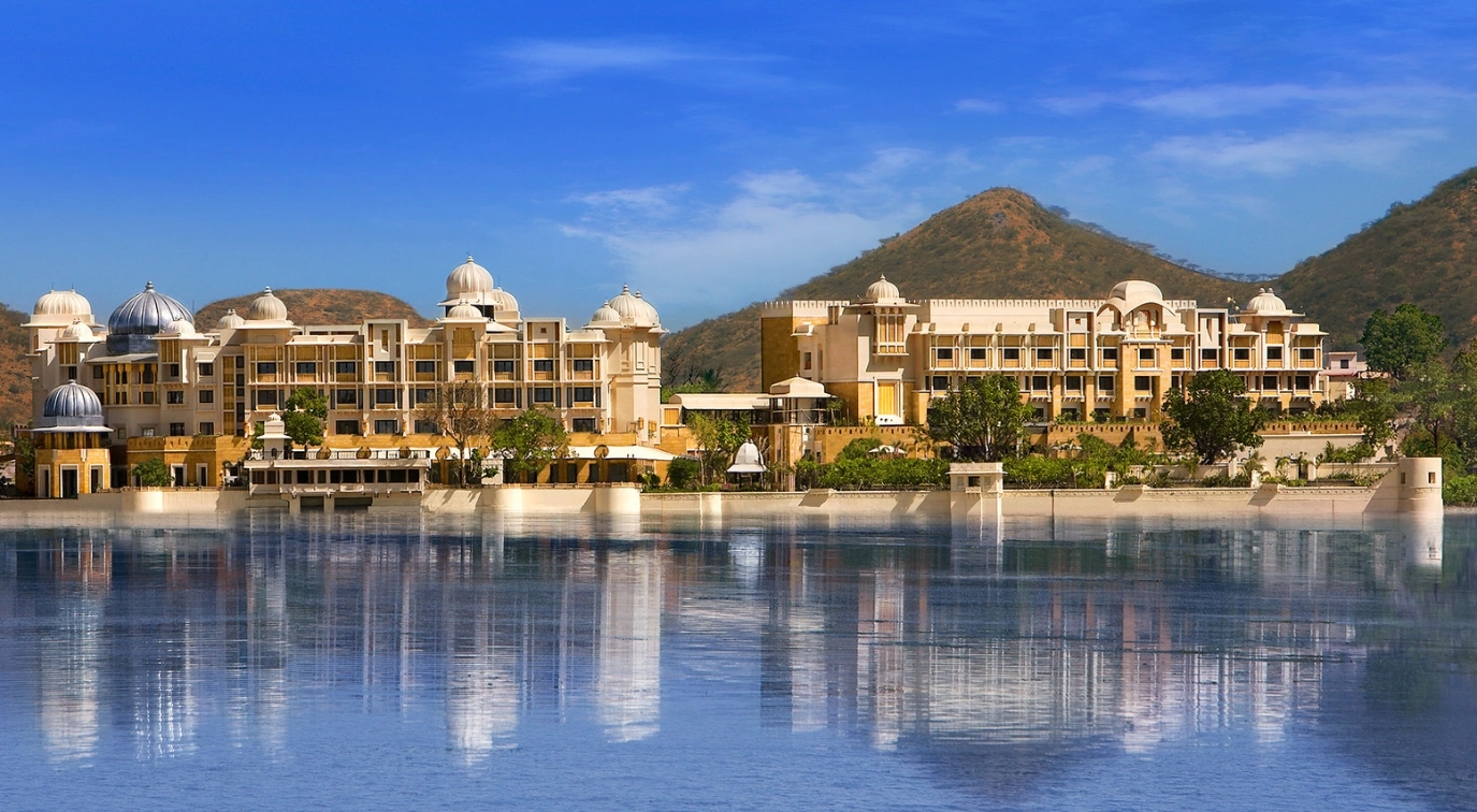 Wedding Poses for Couples